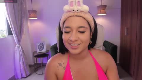 Snapshot of dandara_thompsson chatting on 10.15.25 Dandara online show from 10.15.25