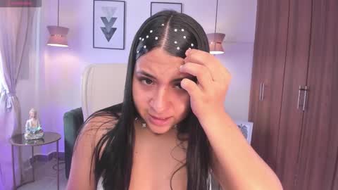 Snapshot of dandara_thompsson chatting on 11.03.25 Dandara online show from 11.03.25