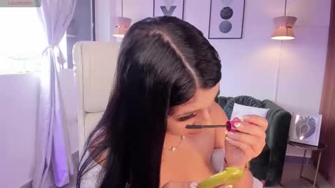 Snapshot of dandara_thompsson chatting on 12.02.25 Dandara online show from 12.02.25