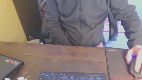 Snapshot of dandotamoon chatting on 11.03.25 dandotamoon online show from 11.03.25