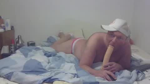 Snapshot of dandyhandys chatting on 10.22.25 Andy online show from 10.22.25