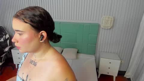 Snapshot of danee_19 chatting on 01.11.25 Daniela online show from 01.11.25