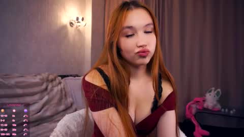 Snapshot of danettecastlen chatting on 10.12.25 Astrid online show from 10.12.25