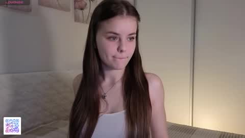 Snapshot of dangerouss_lady chatting on 10.29.25 Eva online show from 10.29.25