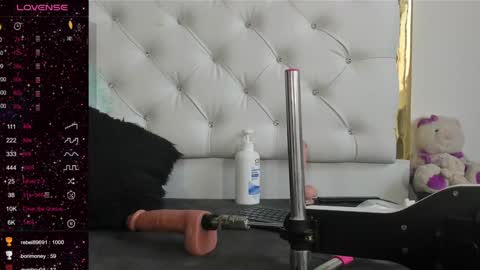 Snapshot of dani_ary chatting on 01.20.25 DANI online show from 01.20.25