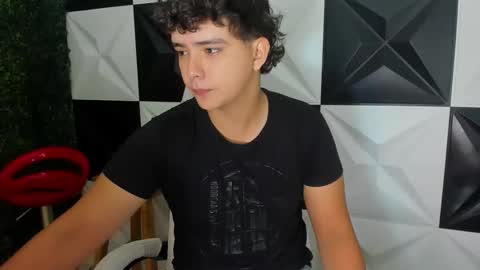 Snapshot of dani_cumboy chatting on 11.30.25 dani_cumboy online show from 11.30.25