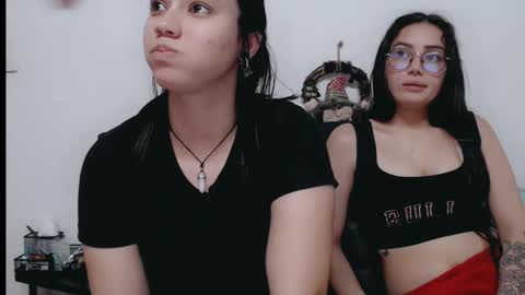 Snapshot of dani_jocelyn chatting on 12.02.24 dani y jocelyn online show from 12.02.24