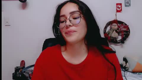 Snapshot of dani_jocelyn chatting on 12.04.24 dani y jocelyn online show from 12.04.24