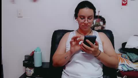 Snapshot of dani_jocelyn chatting on 12.06.24 dani y jocelyn online show from 12.06.24