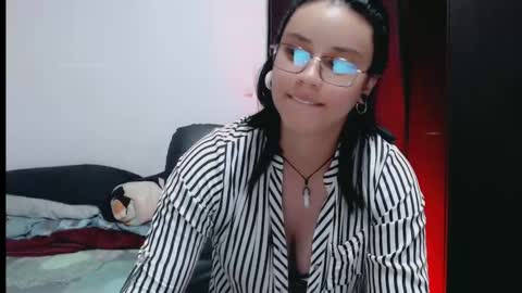 Snapshot of dani_jocelyn chatting on 01.26.25 dani y jocelyn online show from 01.26.25