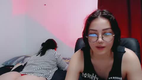 Snapshot of dani_jocelyn chatting on 02.09.25 dani y jocelyn online show from 02.09.25