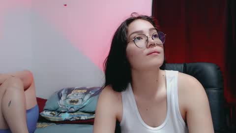 Snapshot of dani_jocelyn chatting on 02.16.25 dani y jocelyn online show from 02.16.25