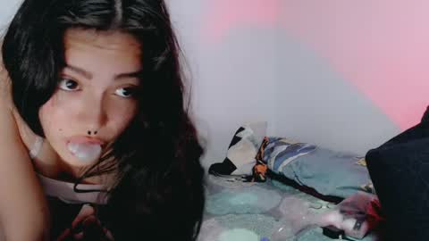 Snapshot of dani_jocelyn chatting on 02.19.25 dani y jocelyn online show from 02.19.25