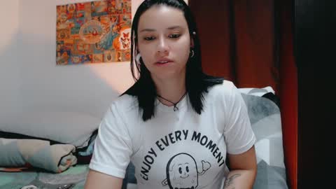 Snapshot of dani_jocelyn chatting on 03.01.25 dani y jocelyn online show from 03.01.25