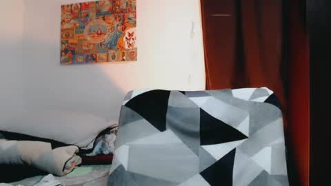Snapshot of dani_jocelyn chatting on 03.01.25 dani y jocelyn online show from 03.01.25