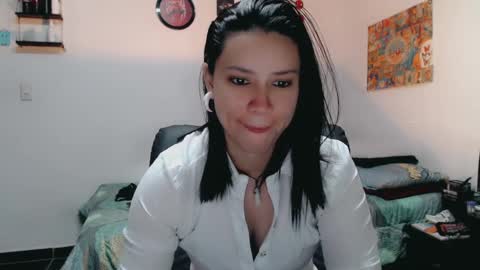 Snapshot of dani_jocelyn chatting on 03.04.25 dani y jocelyn online show from 03.04.25