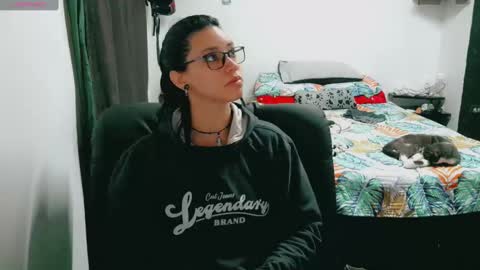 Snapshot of dani_jocelyn chatting on 09.18.25 dani y jocelyn online show from 09.18.25