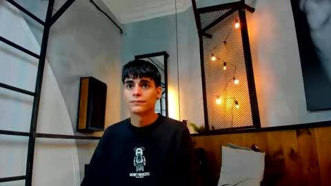 Snapshot of dani_mc chatting on 12.03.25 dani_mc online show from 12.03.25