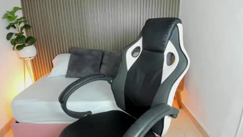 Dania online show from 12.20.24