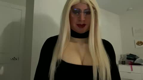 Snapshot of danicdgirl chatting on 02.15.26 danicdgirl online show from 02.15.26