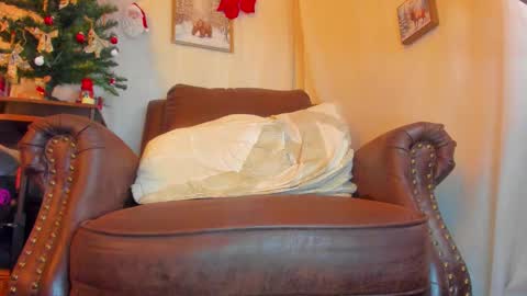 Snapshot of danidollxxx chatting on 11.13.25 danidollxxx online show from 11.13.25