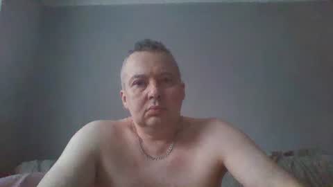 Snapshot of daniel0028 chatting on 12.22.24 dan online show from 12.22.24