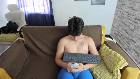 daniel_leon_c online show from 04.29.26