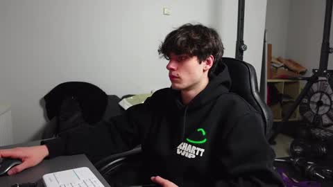 Snapshot of daniel_shawn chatting on 01.05.26 DANIEL SHAWN online show from 01.05.26