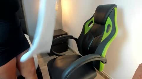 D A N I online show from 10.11.25