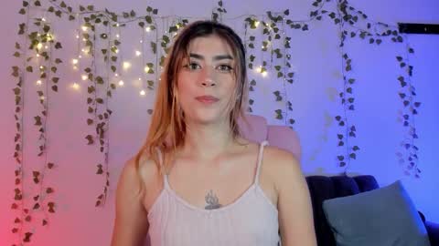 Snapshot of daniela_saenz1 chatting on 12.19.25 Dani Saenz online show from 12.19.25