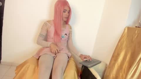 danielamay00 online show from 06.18.26