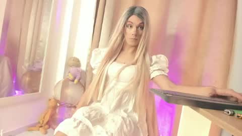 danielamay00 online show from 07.12.26