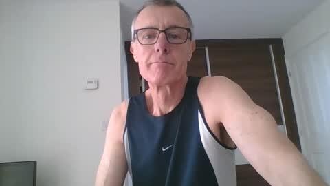 Snapshot of danielcoxone chatting on 02.26.25 danielcoxone online show from 02.26.25