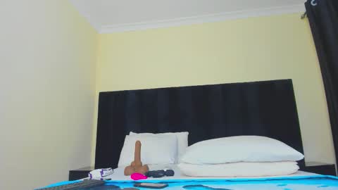 Snapshot of danielle_rock chatting on 11.10.25 danielle_rock online show from 11.10.25