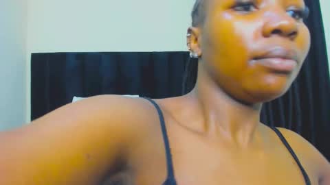 Snapshot of danielle_rock chatting on 11.21.25 danielle_rock online show from 11.21.25