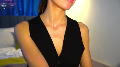 Snapshot of danielle_thomas chatting on 03.12.26 Danielle online show from 03.12.26