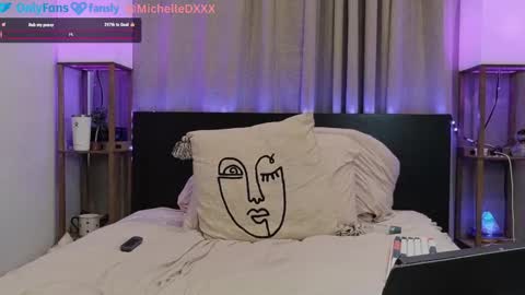 Snapshot of daniellemxxx chatting on 10.01.25 daniellemxxx online show from 10.01.25