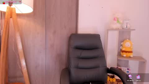 Snapshot of daniellerose_ chatting on 11.08.25 Danielle Rose online show from 11.08.25