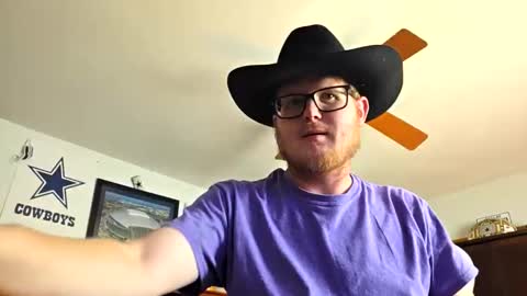 Snapshot of danielp_mod_cb chatting on 10.31.25 Daniel y. online show from 10.31.25