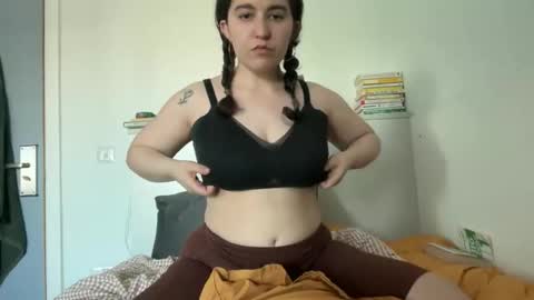 danigirl2004 online show from 04.22.26