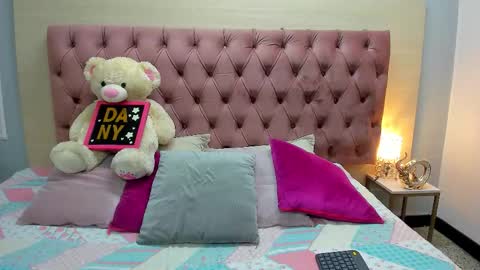 DaniiBelluci  online show from 10.02.25