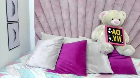 DaniiBelluci  online show from 11.15.25