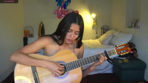 Snapshot of daniisla chatting on 10.10.25 danalle .. online show from 10.10.25