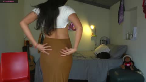 Snapshot of daniisla chatting on 10.22.25 danalle .. online show from 10.22.25