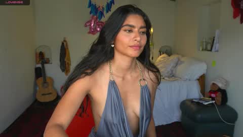 Snapshot of daniisla chatting on 11.14.25 danalle .. online show from 11.14.25