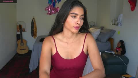 Snapshot of daniisla chatting on 11.19.25 danalle .. online show from 11.19.25