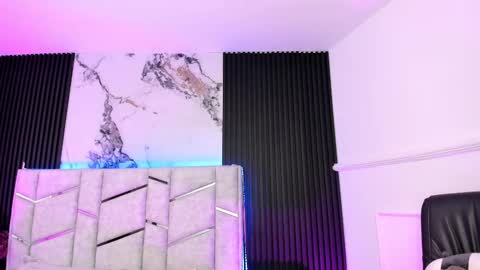 Dani Phonenix online show from 09.25.25