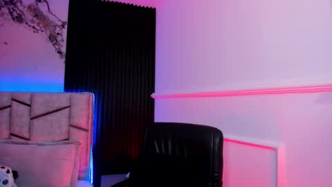 Dani Phonenix online show from 10.27.25