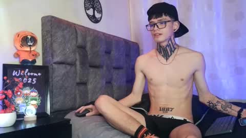 Snapshot of dann_brown chatting on 02.05.25 Dann Brown online show from 02.05.25