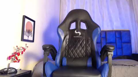 Snapshot of dann_brown chatting on 09.10.25 Dann Brown online show from 09.10.25